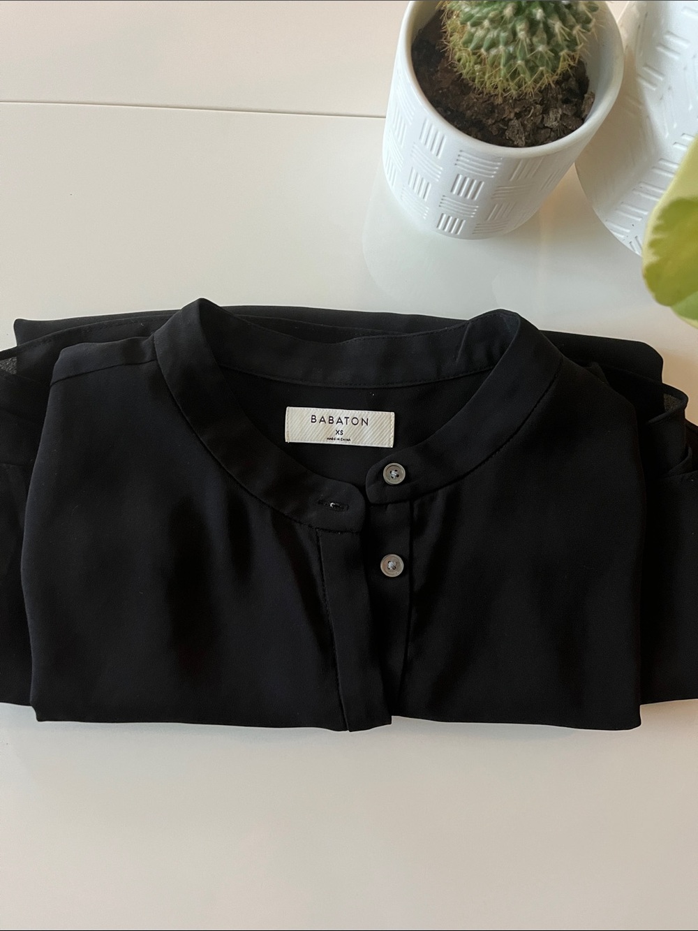 Aritzia Babaton Sleeveless Wolfgang Blouse Black Women's Top